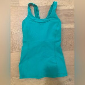 Lululemon kelly green criss cross back women's active top VGUC size S
